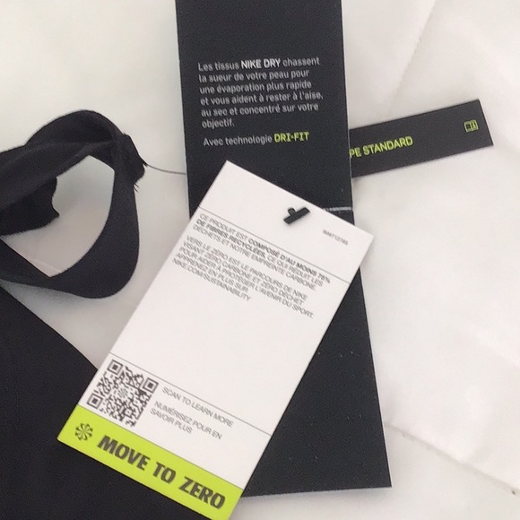 Nike - women’s Black Athletic Tank Top - Picture 4 of 9